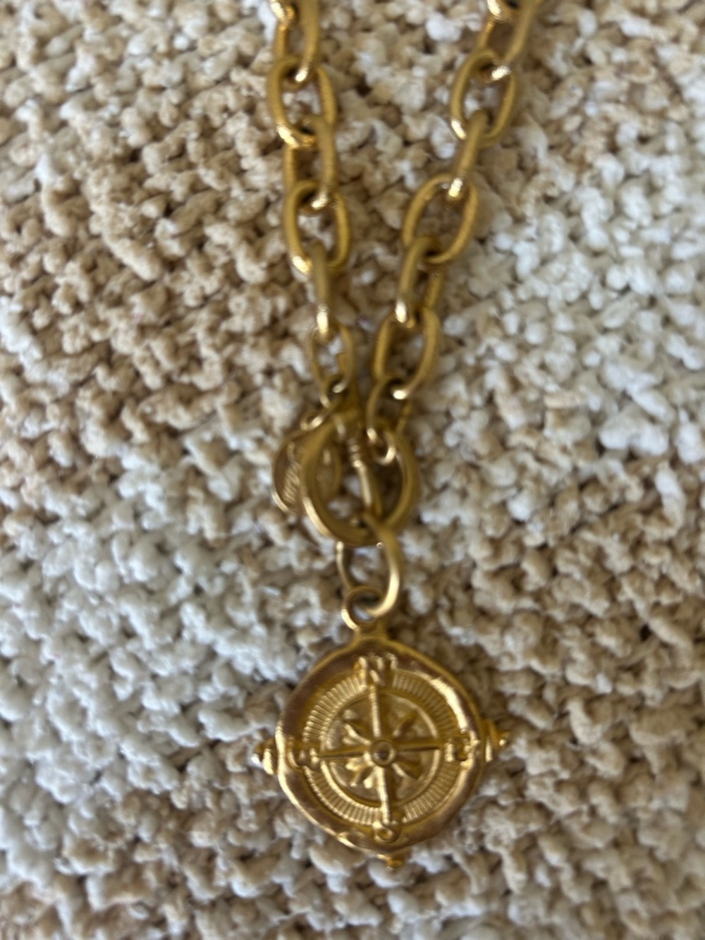 Susan Shaw Jewelry 
Gold Compass Pendant Chain Necklace